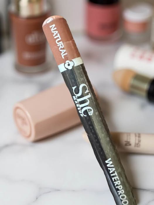 LIP LINER IN NATURAL