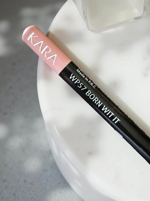 LIP LINER IN COLOR BORN WIT IT