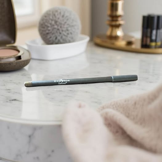 MOCHA EYELINER PENCIL