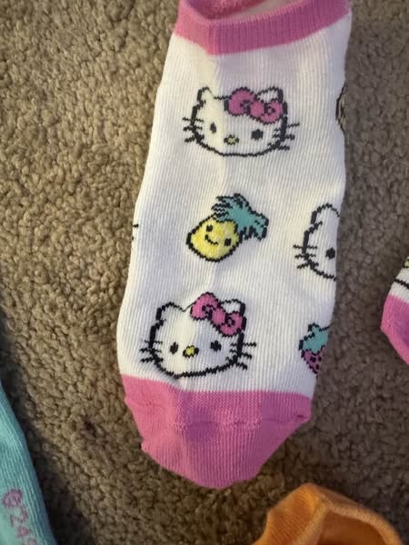 HELLO KITTY SOCKS SET OF 4