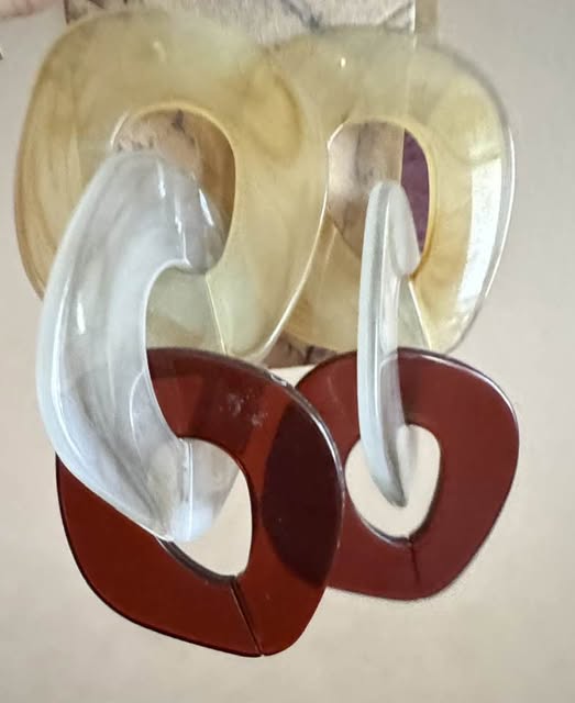 80'S STYLE ACRYLIC EARRINGS