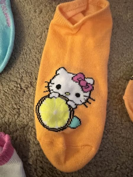 HELLO KITTY SOCKS SET OF 4