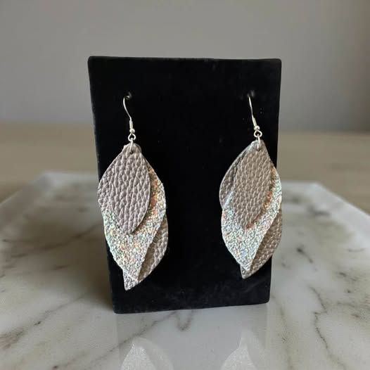 LEAF LEATHER WITH SPARKLE EARRINGS