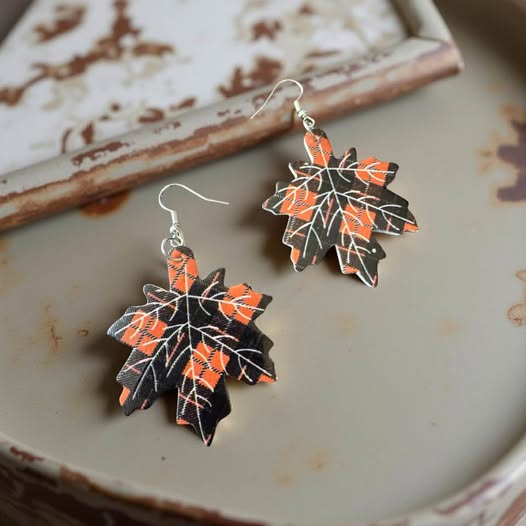 FALL LEATHER LEAF EARRINGS
