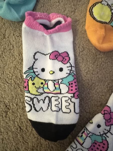 HELLO KITTY SOCKS SET OF 4