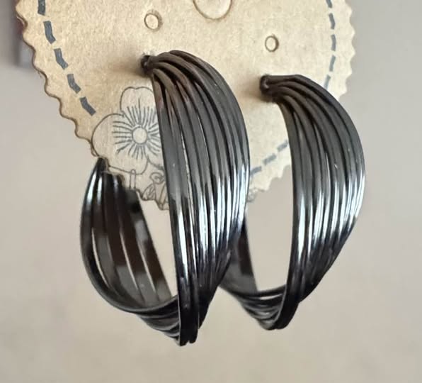 DARK SILVER TWISTED HOOPS