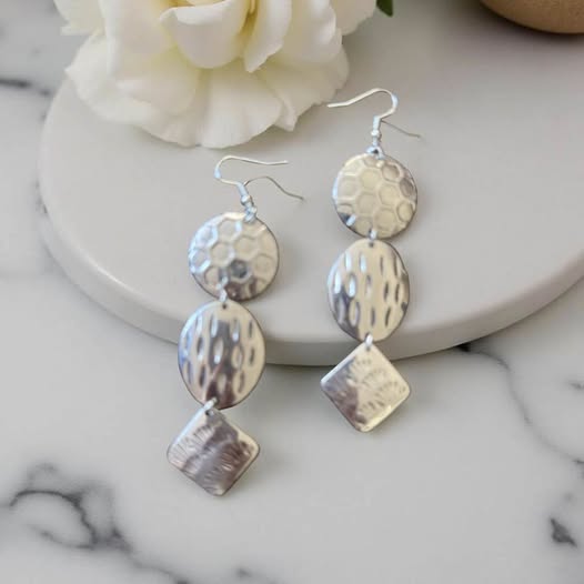 SILVER HAMMERED DANGLER EARRINGS
