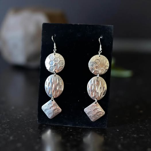SILVER HAMMERED DANGLER EARRINGS