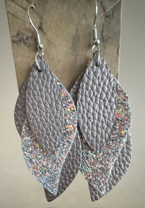 LEAF LEATHER WITH SPARKLE EARRINGS