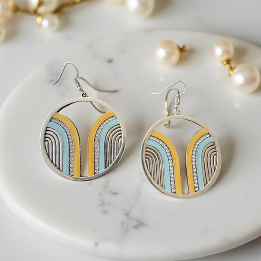 VINTAGE VIBE EARRINGS