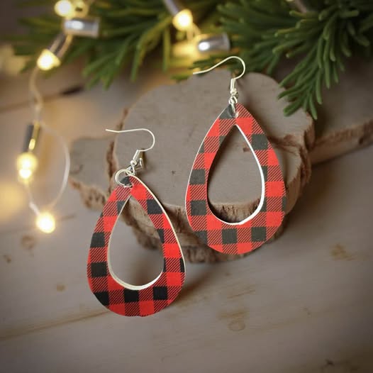 RED PLAID OVAL EARRINGS