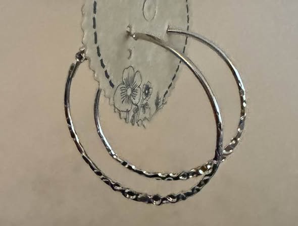 SMALL SILVER HAMMERED HOOPS