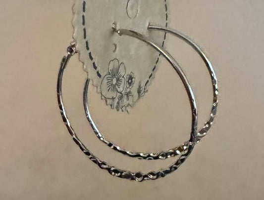 SMALL SILVER HAMMERED HOOPS