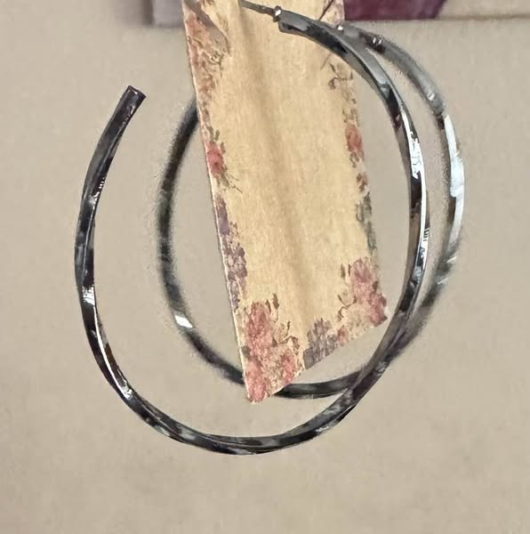 DARK SILVER BIT OF TWIST HOOPS