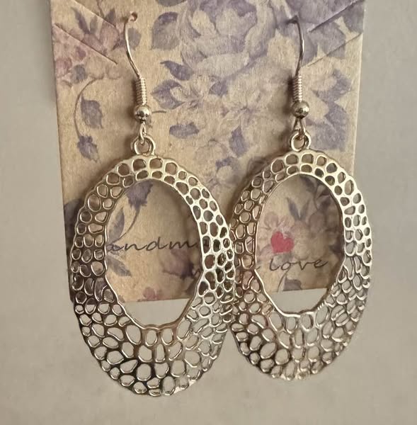 GOLD TEAR DROP EARRINGS