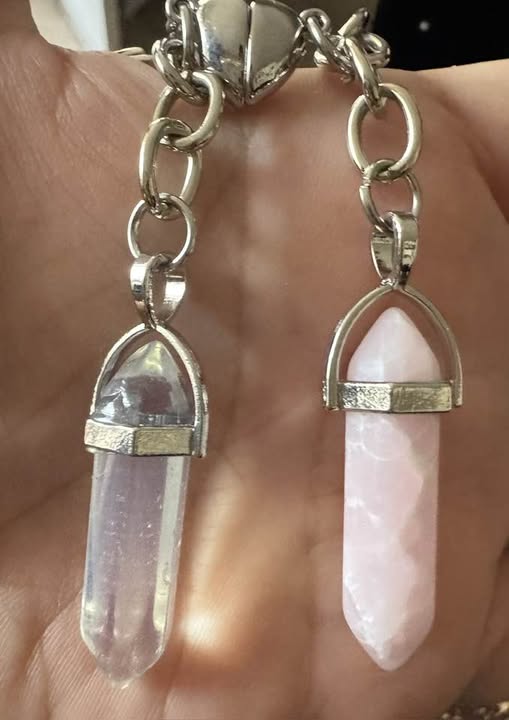 CLEAR CRYSTAL AND PINK QUARTZ MAGNETIC KEYCHAIN