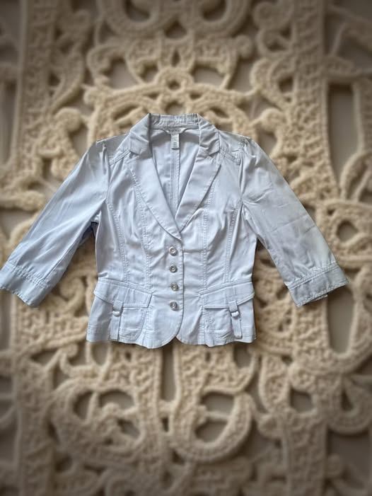 IVORY JACKET SIZE 6