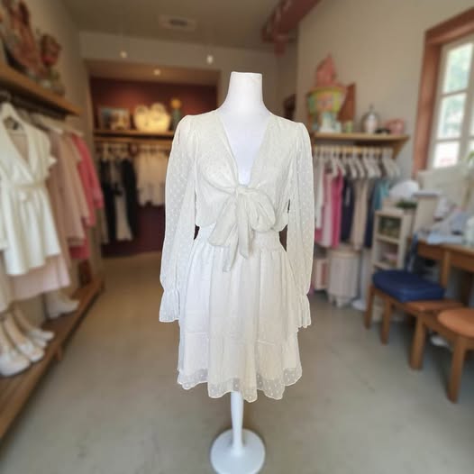 WHITE RUFFLE DRESS SIZE SIZE M