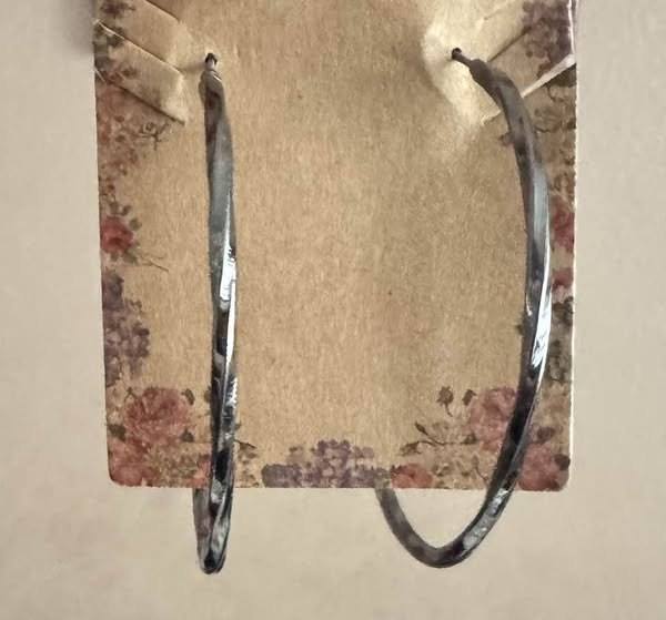 DARK SILVER BIT OF TWIST HOOPS