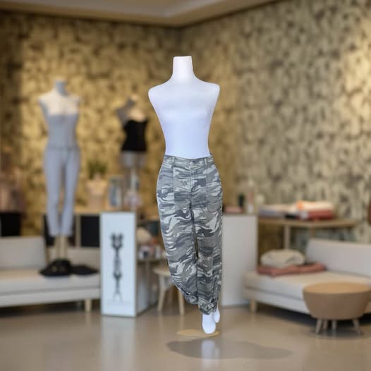 ARMY CAMOUFLAGE PANTS SIZE 6