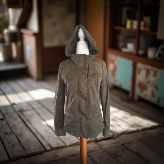 ARMY GREEN HOODED JACKET SIZE M