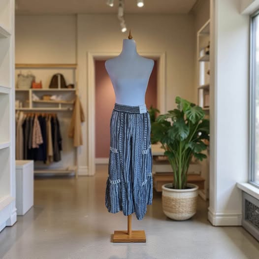 BLACK/WHITE WIDE LEG PANTS SIZE S