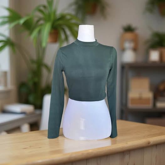 GREEN CROP TOP SIZE S