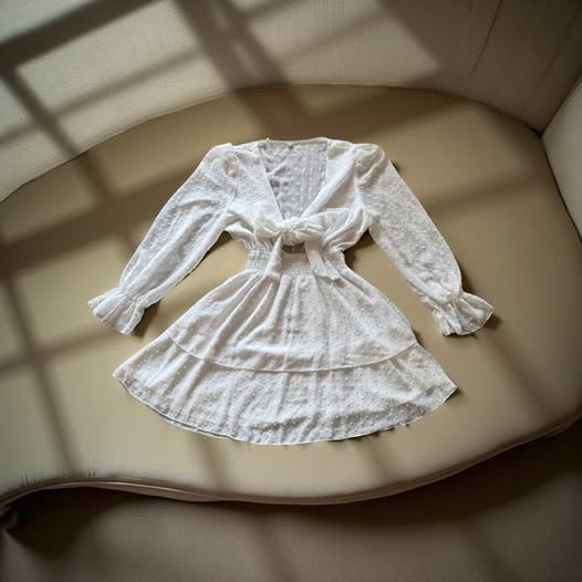 WHITE RUFFLE DRESS SIZE SIZE M