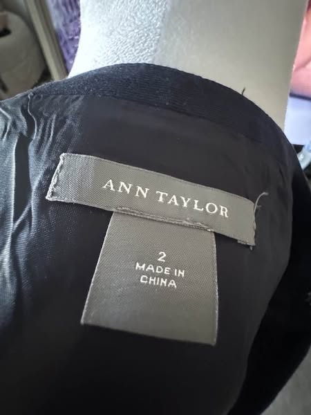 MIDNIGHT BLUE PLEATED SKIRT SIZE 2