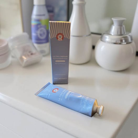 First Aid beauty Ultra Repair Rescue Barrier Balm (2.25oz)
