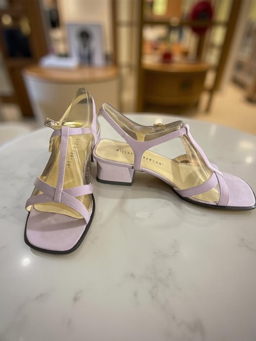 HILLARD & HANSON SANDALS SIZE 6.5