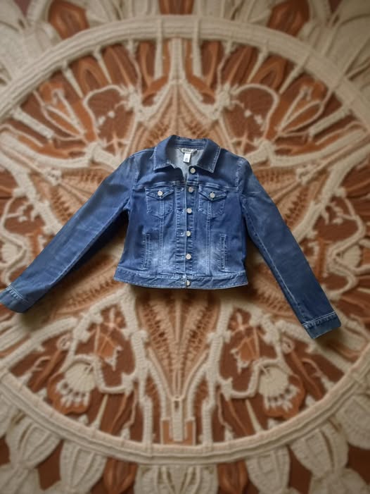DISTRESS JEAN JACKET SIZE 2