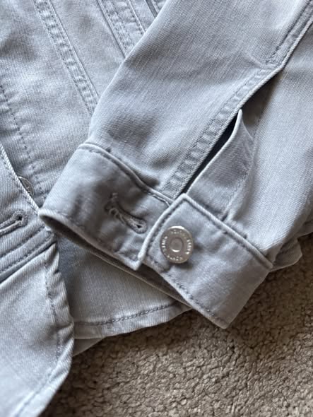 JEAN RUFFLE JACKET SIZE 4