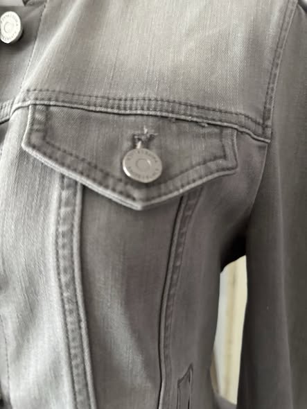 JEAN RUFFLE JACKET SIZE 4