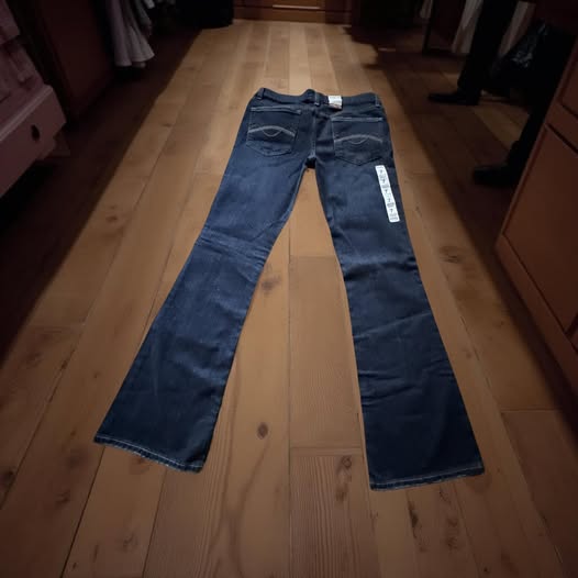 MOSSIMO DENIM BOOTCUT JEANS SIZE 7