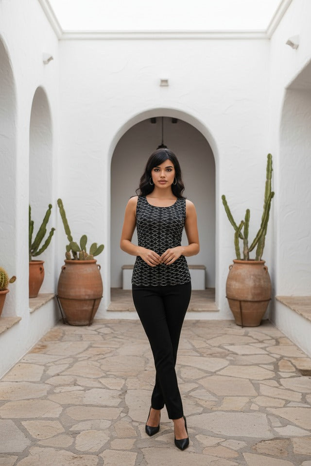 BLACK/WHITE STRETCHY TOP SIZE XS