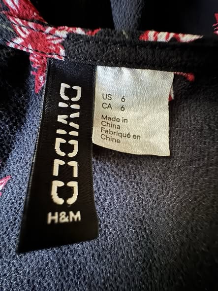 BUTTON DOWN FLORAL DRESS SIZE 6