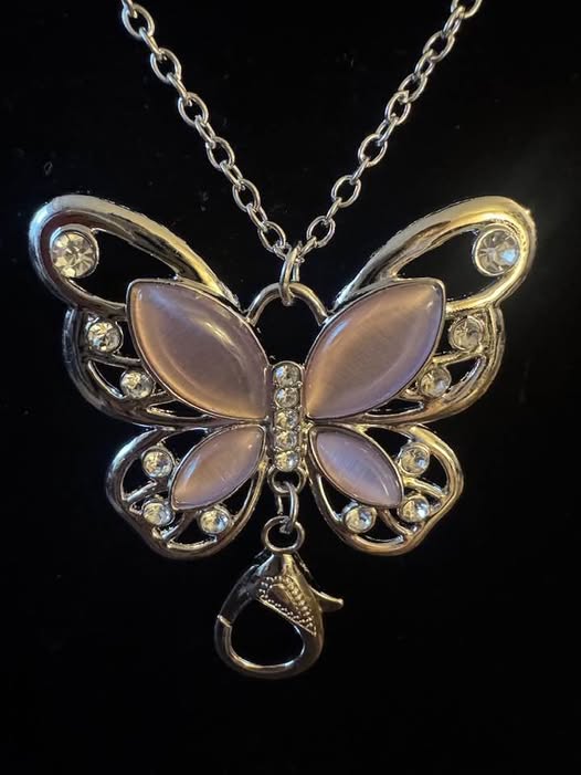 PINK BUTTERFLY LANYARD - Beauty&Beyond