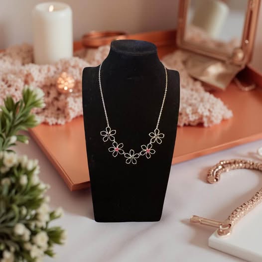 MULTI FLOWER NECKLACE - Beauty&Beyond