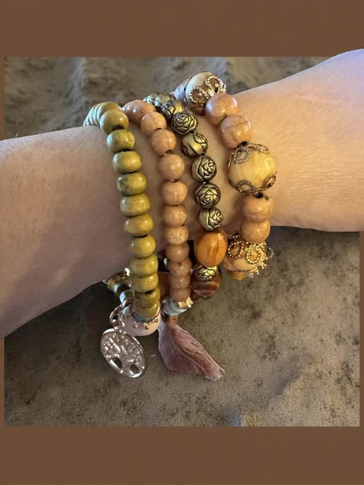 WOOD TREE OF LIFE STACKER BRACELET - Beauty&Beyond
