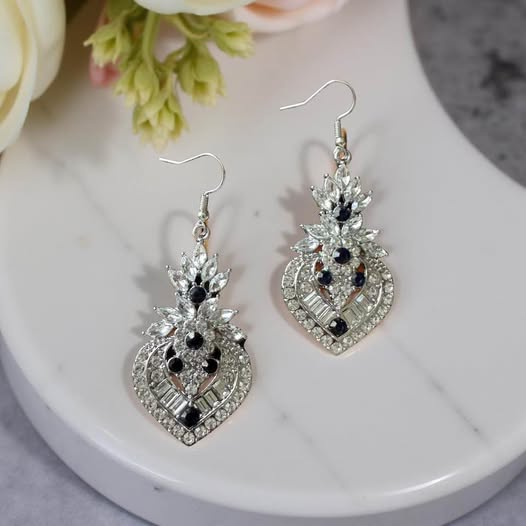 BLACK/RHINESTONE EARRINGS