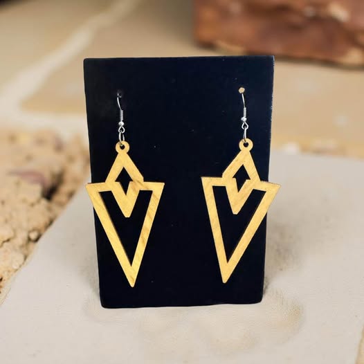 TRIANGLE WOOD EARRINGS