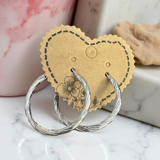 SMALL TWIST HOOPS
