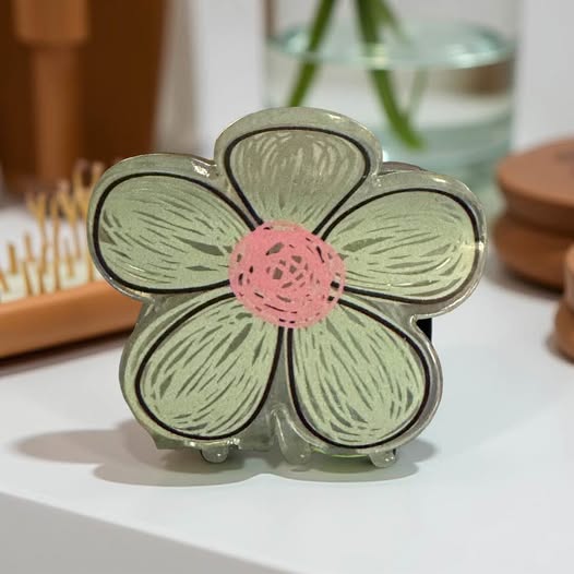 GREEN 3D FLOWER HAIR CLAW - Beauty&Beyond