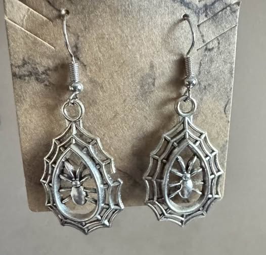 SILVER SPIDER EARRINGS