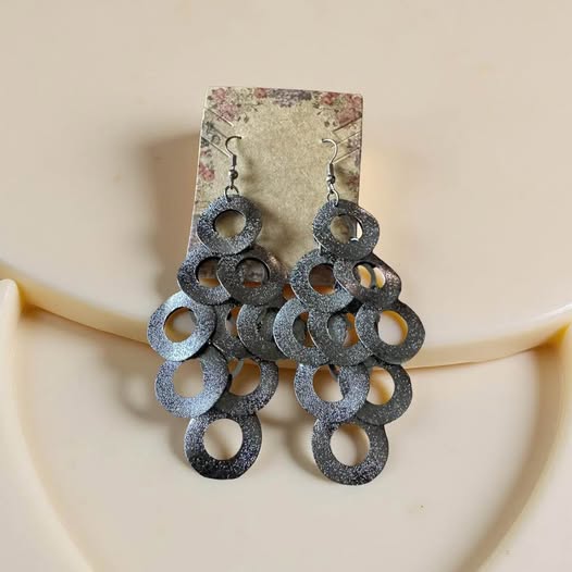 DARK SILVER DANGLING EARRINGS