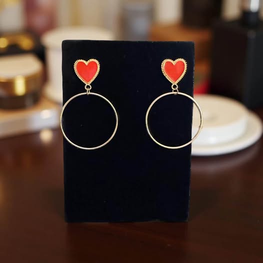 RED HEART/GOLD HOOP