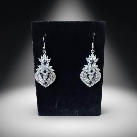 BLACK/RHINESTONE EARRINGS