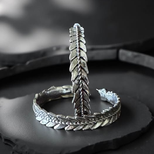 SILVER FEATHER HOOPS