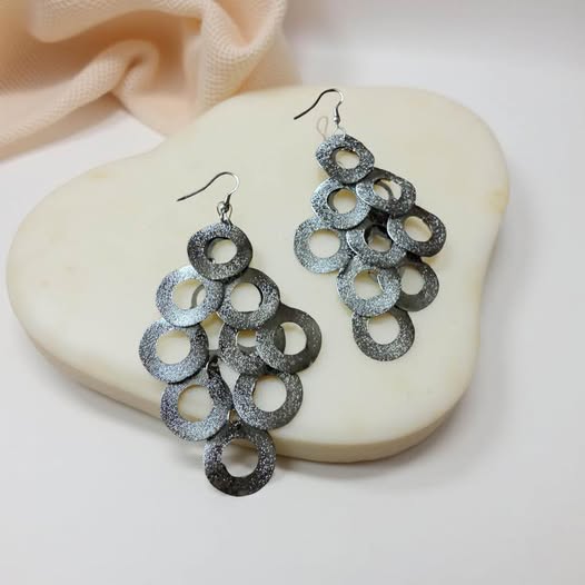 DARK SILVER DANGLING EARRINGS